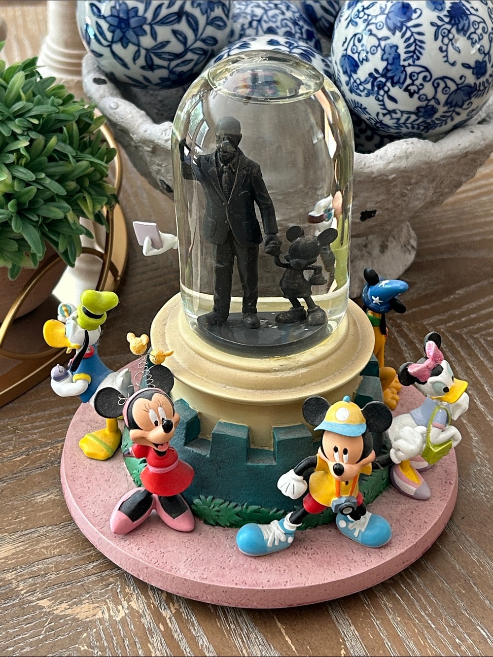 Walt Disney Mickey Mouse & Friends Snow Globe Musical Figurine